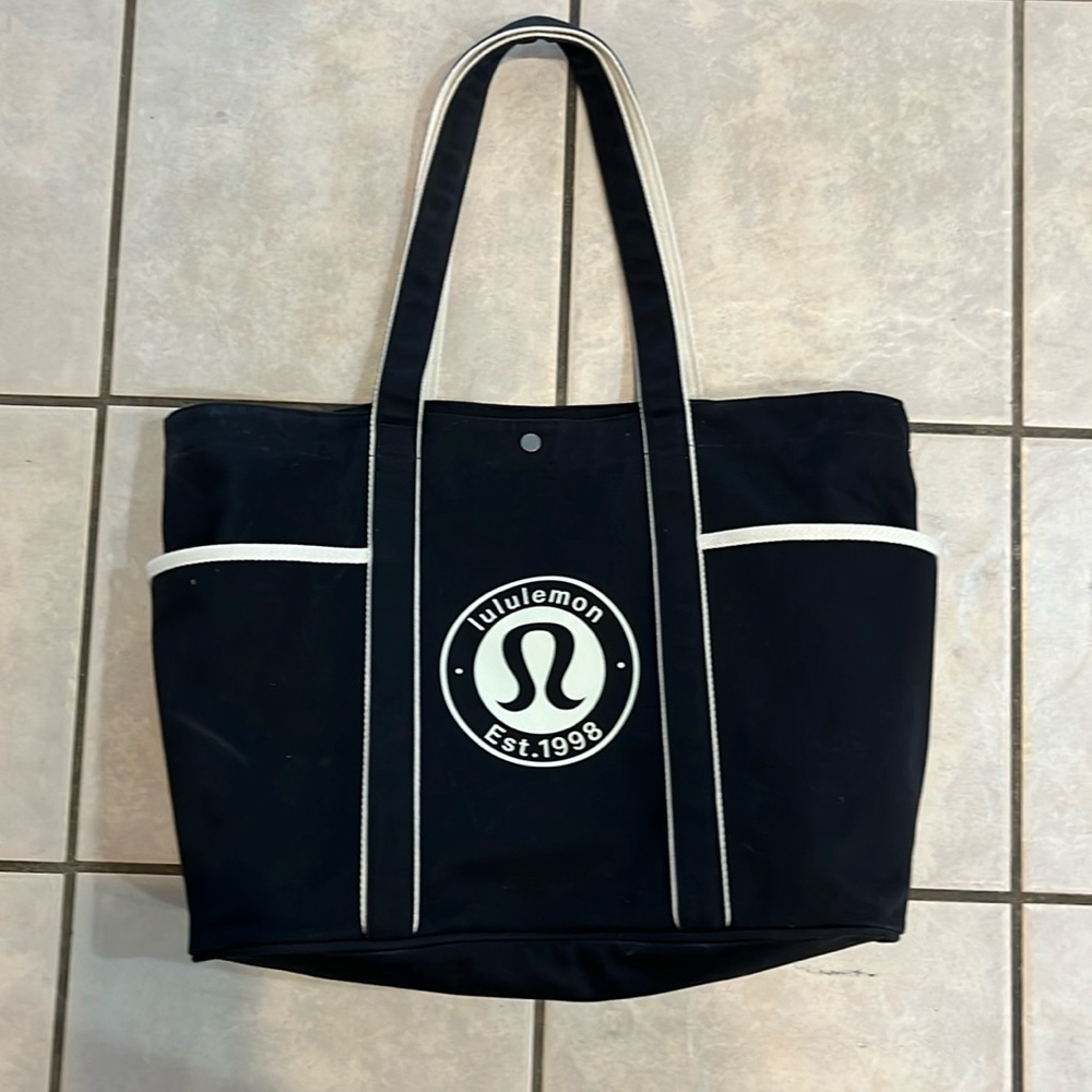 Large black lululemon tote